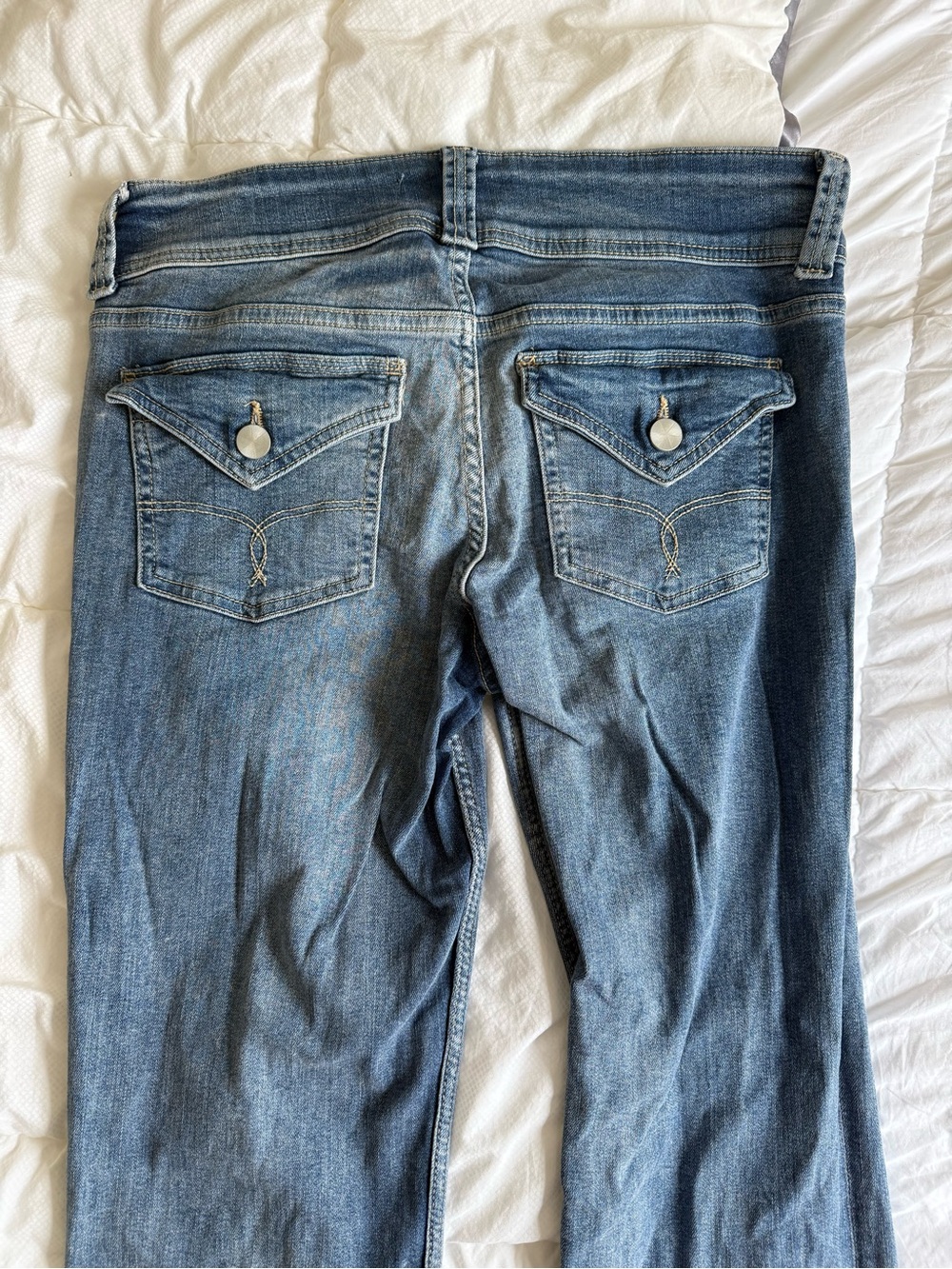 Low waisted Flare jeans - Bershka Size: US 10 Tall Length